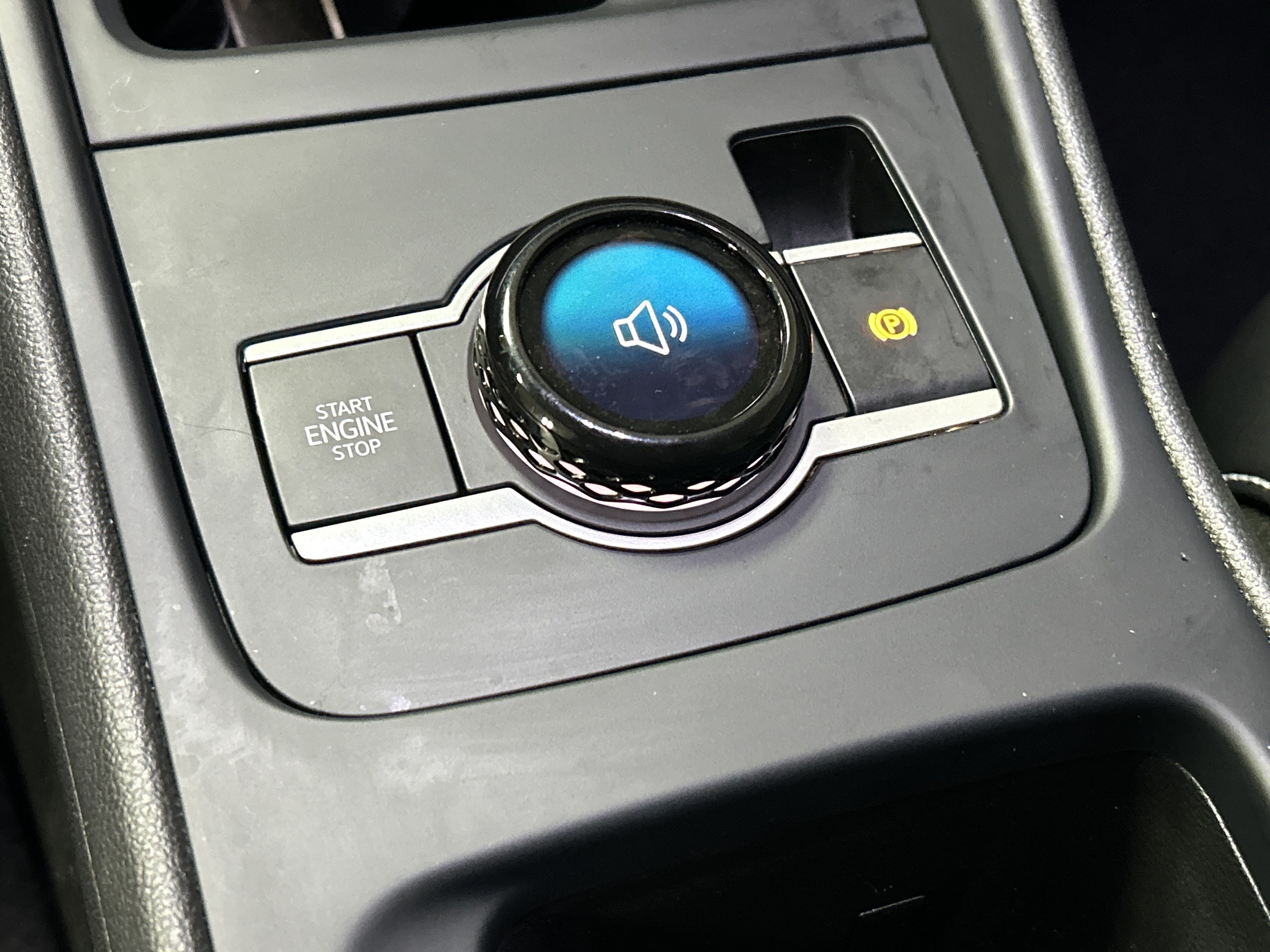Used 2025 Volkswagen Tiguan SE FWD image 28