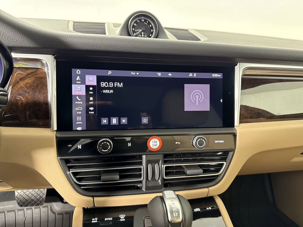 New 2026 Porsche Macan AWD/4WD image 28
