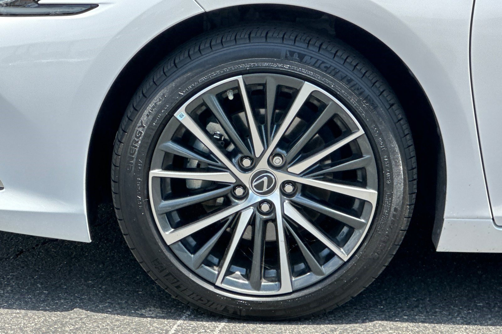 Certified 2024 Lexus ES 300h w/ Premium Package FWD image 14