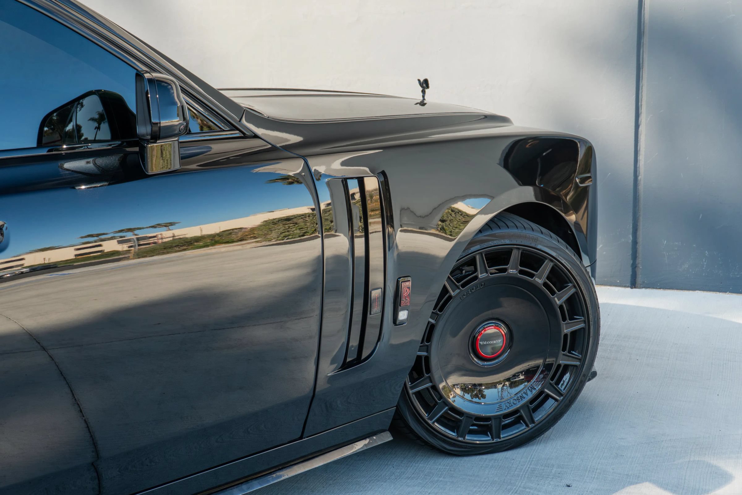 Used 2024 Rolls-Royce Phantom Sedan w/ The Phantom Package RWD image 46