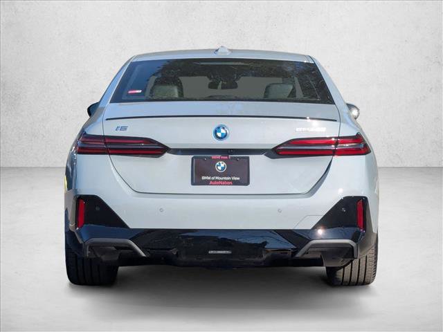 New 2026 BMW i5 eDrive40 image 7