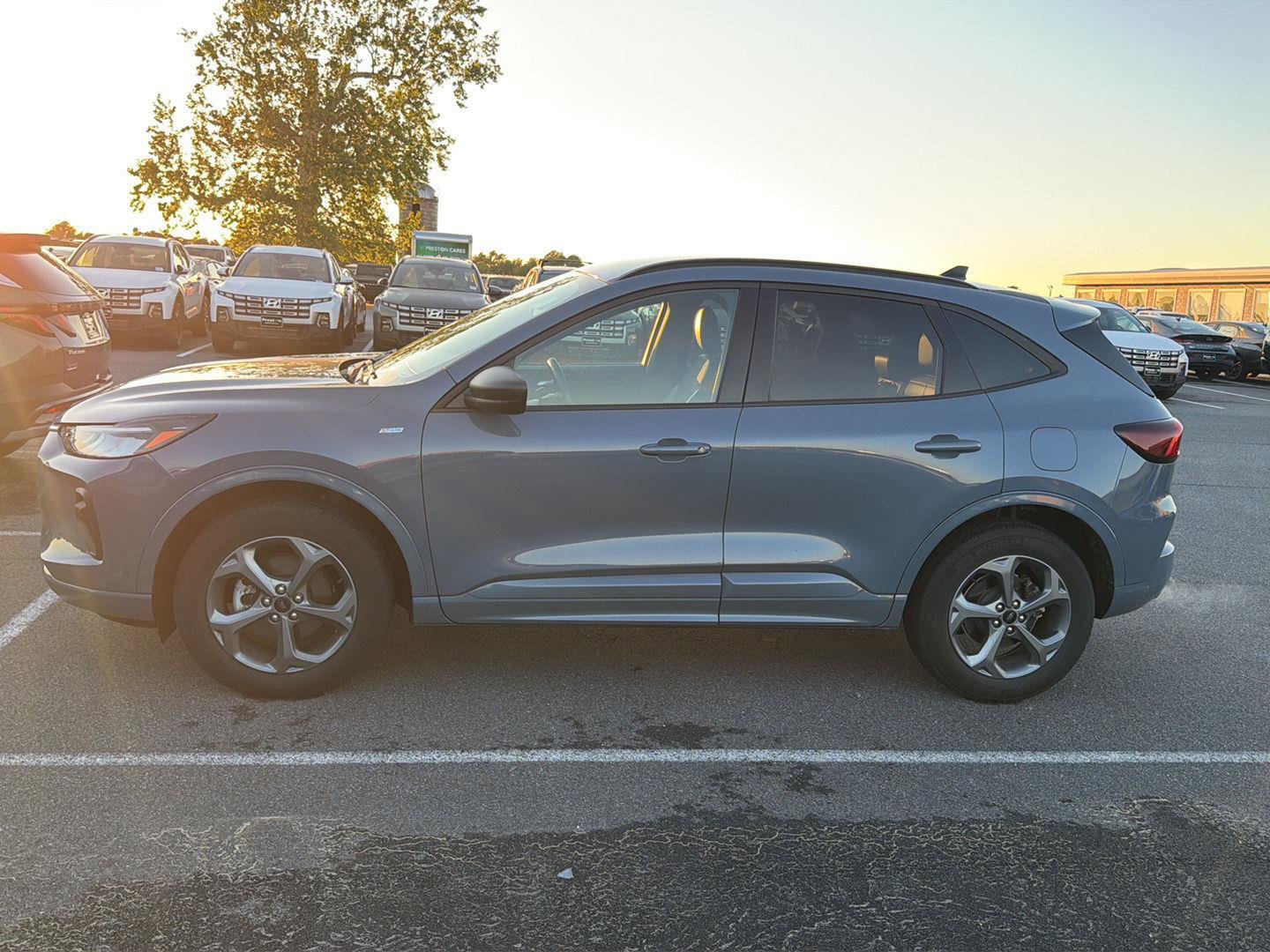 Used 2024 Ford Escape ST-Line w/ Tech Pack #1 AWD/4WD image 2