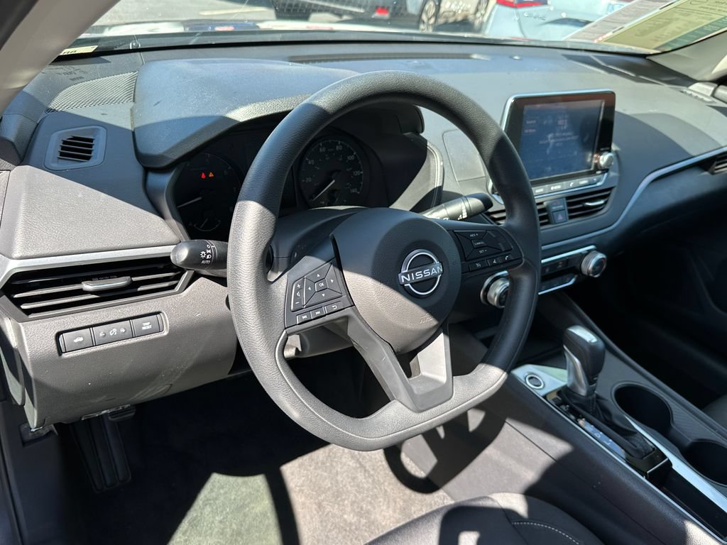 Used 2025 Nissan Altima 2.5 S FWD image 21
