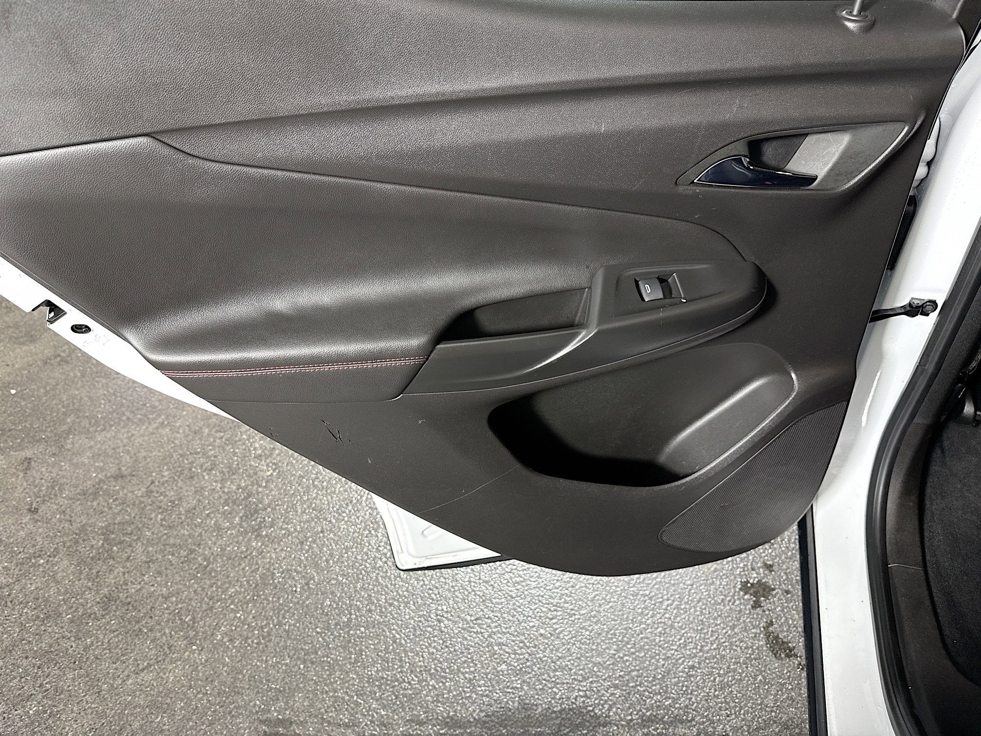 Used 2023 Chevrolet Bolt EUV LT w/ Convenience Package image 26