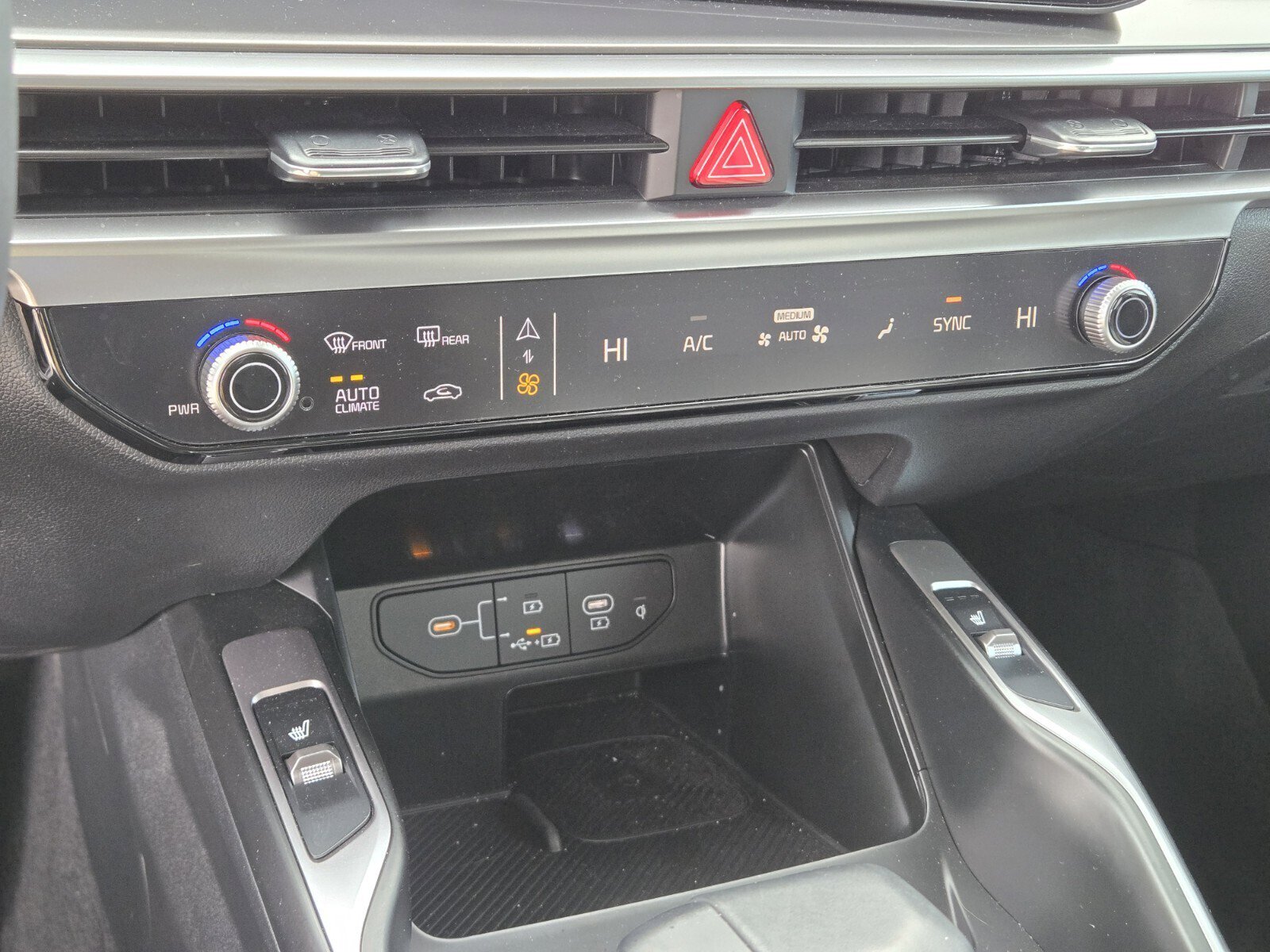 Certified 2025 Kia Sorento S image 20