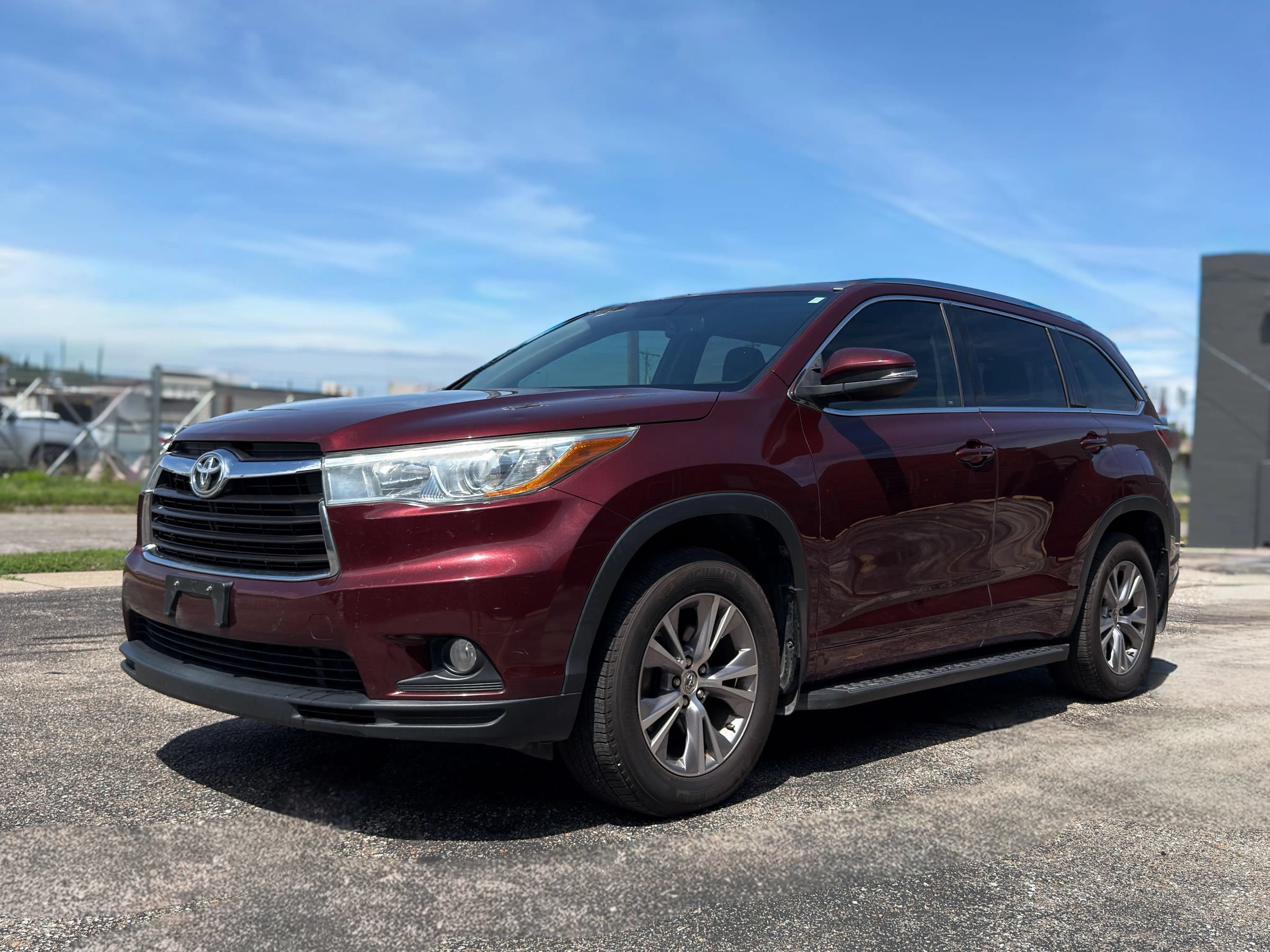 Used 2015 Toyota Highlander XLE FWD image 3