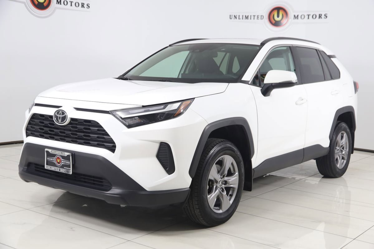 Used 2024 Toyota RAV4 XLE w/ Convenience Package AWD/4WD image 5