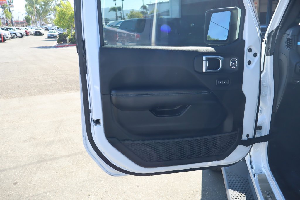 Used 2024 Jeep Wrangler High Altitude AWD/4WD image 18