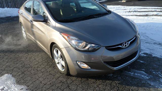 Used 2013 Hyundai Elantra GLS w/ Preferred Pkg FWD image 3