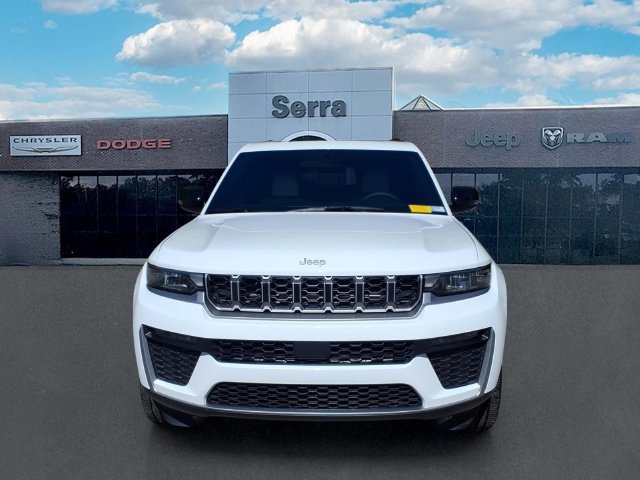 Used 2026 Jeep Grand Cherokee Limited AWD/4WD image 2