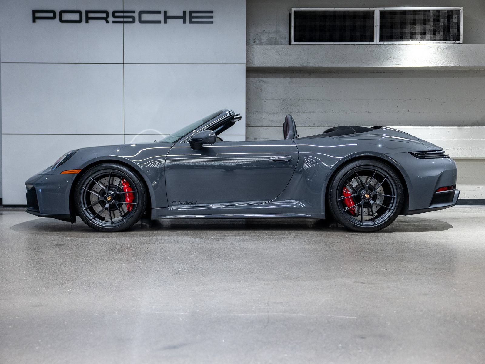 Certified 2026 Porsche 911 Carrera GTS RWD image 2