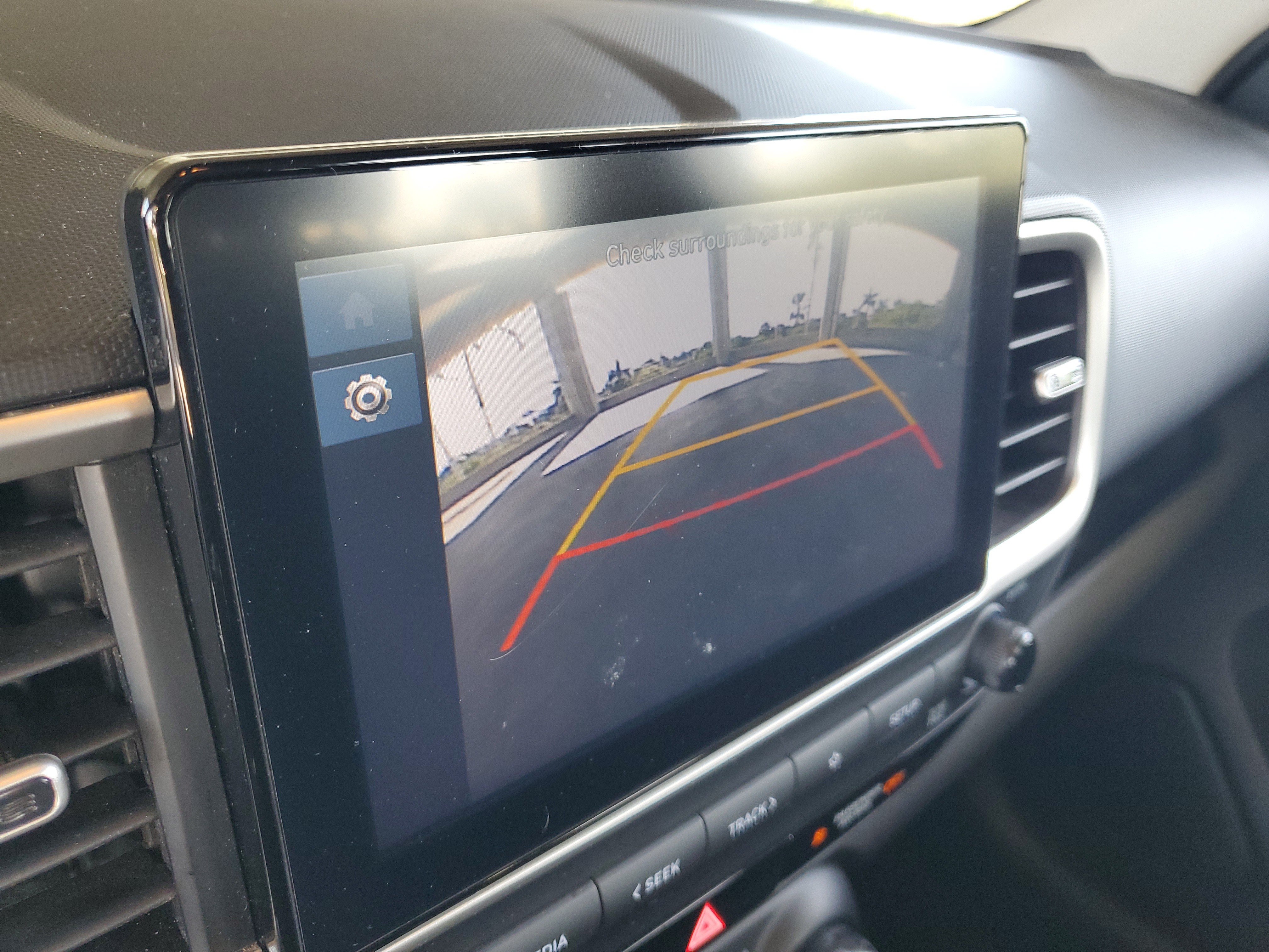 Used 2024 Hyundai Venue SEL FWD image 23