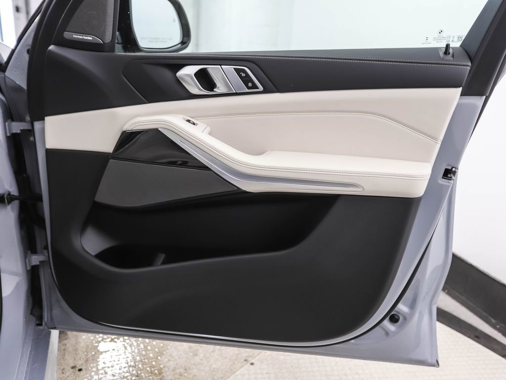 New 2026 BMW X5 xDrive40i w/ Executive Package image 29