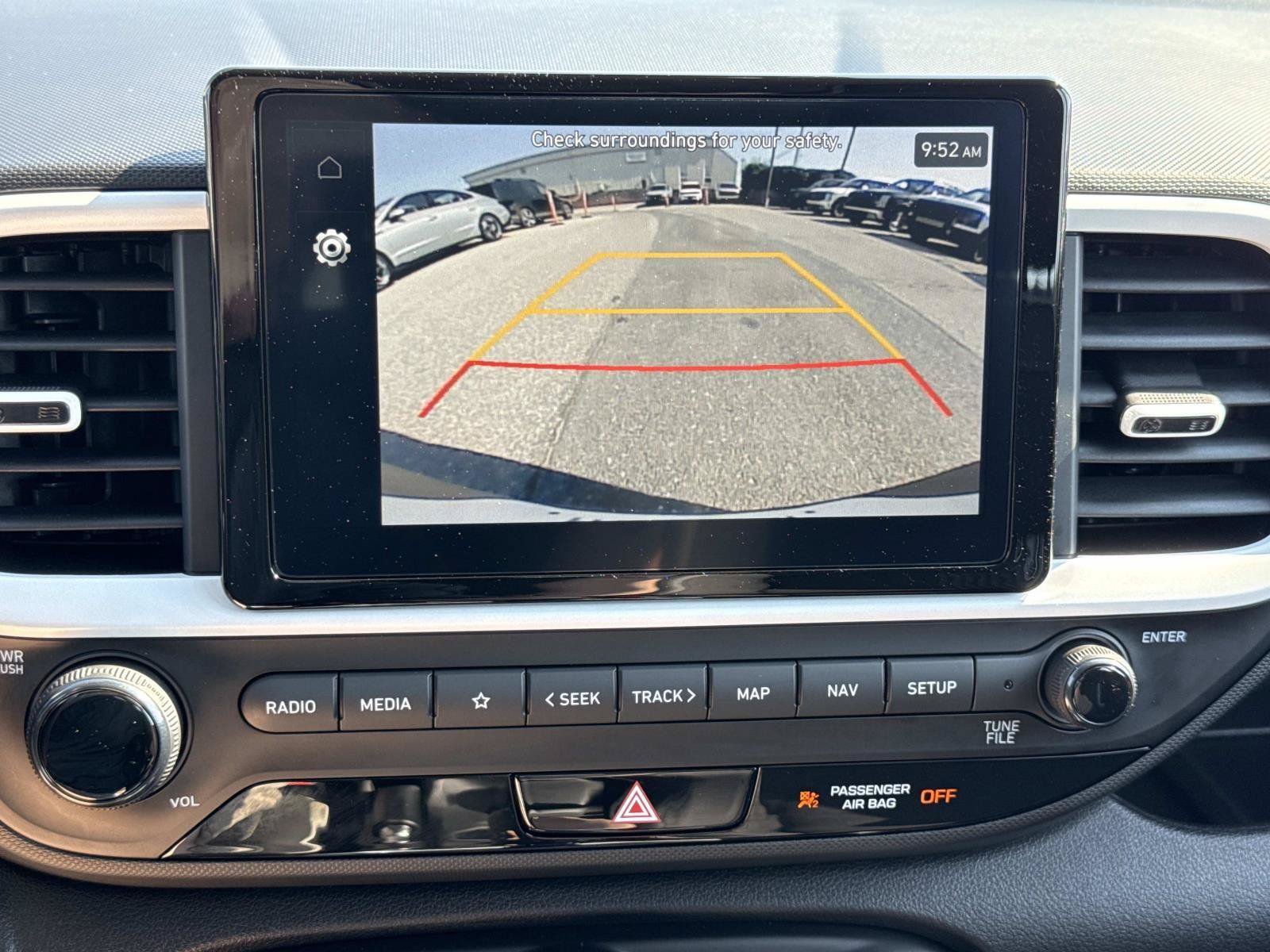 Certified 2025 Hyundai Venue Limited FWD image 5