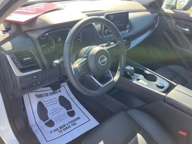 Used 2023 Nissan Rogue SV w/ SV Premium B Package image 11