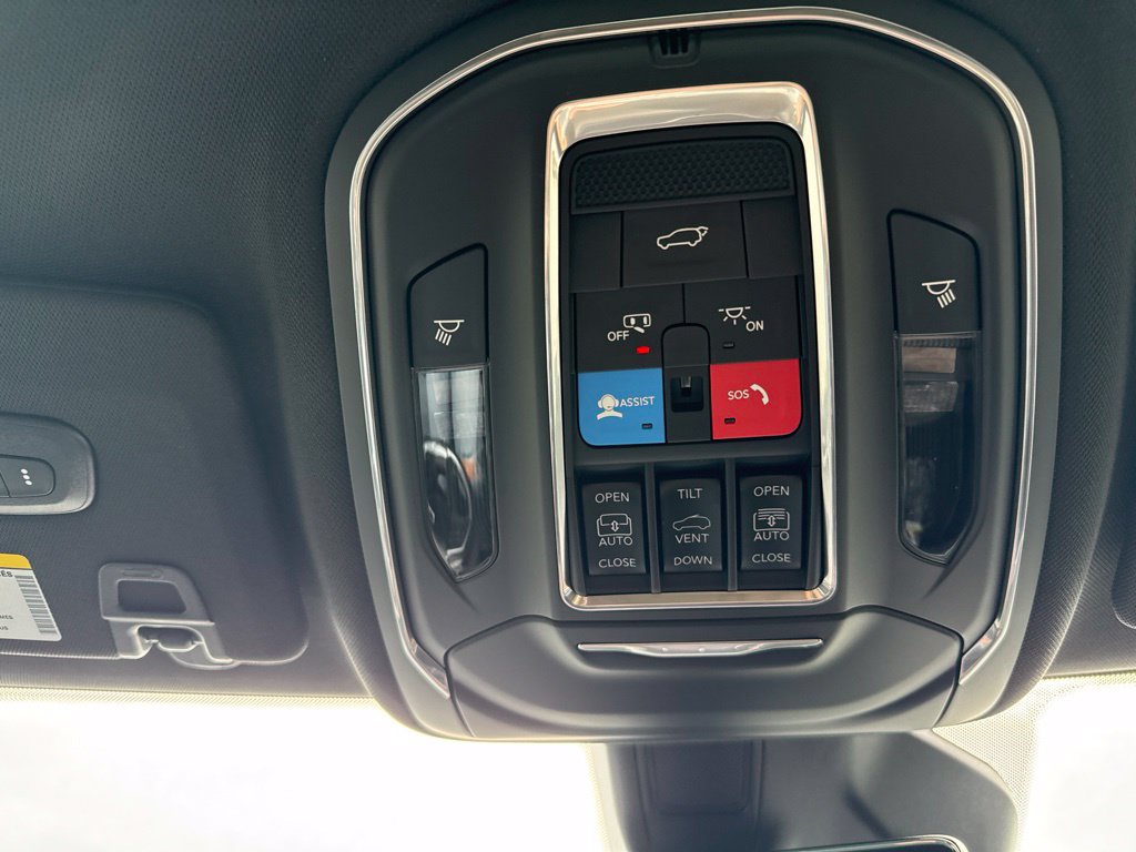 New 2027 Jeep Grand Cherokee Limited AWD/4WD image 40