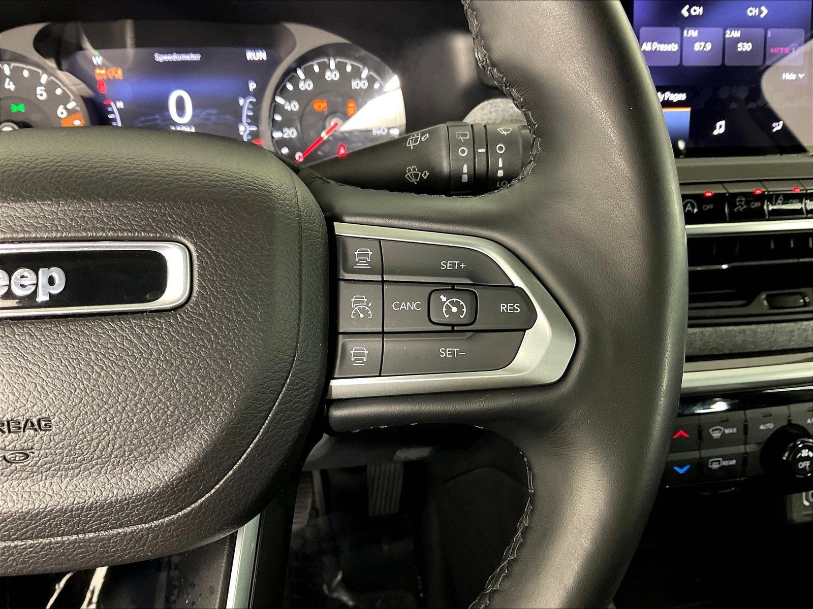 Used 2022 Jeep Compass Latitude AWD/4WD image 12