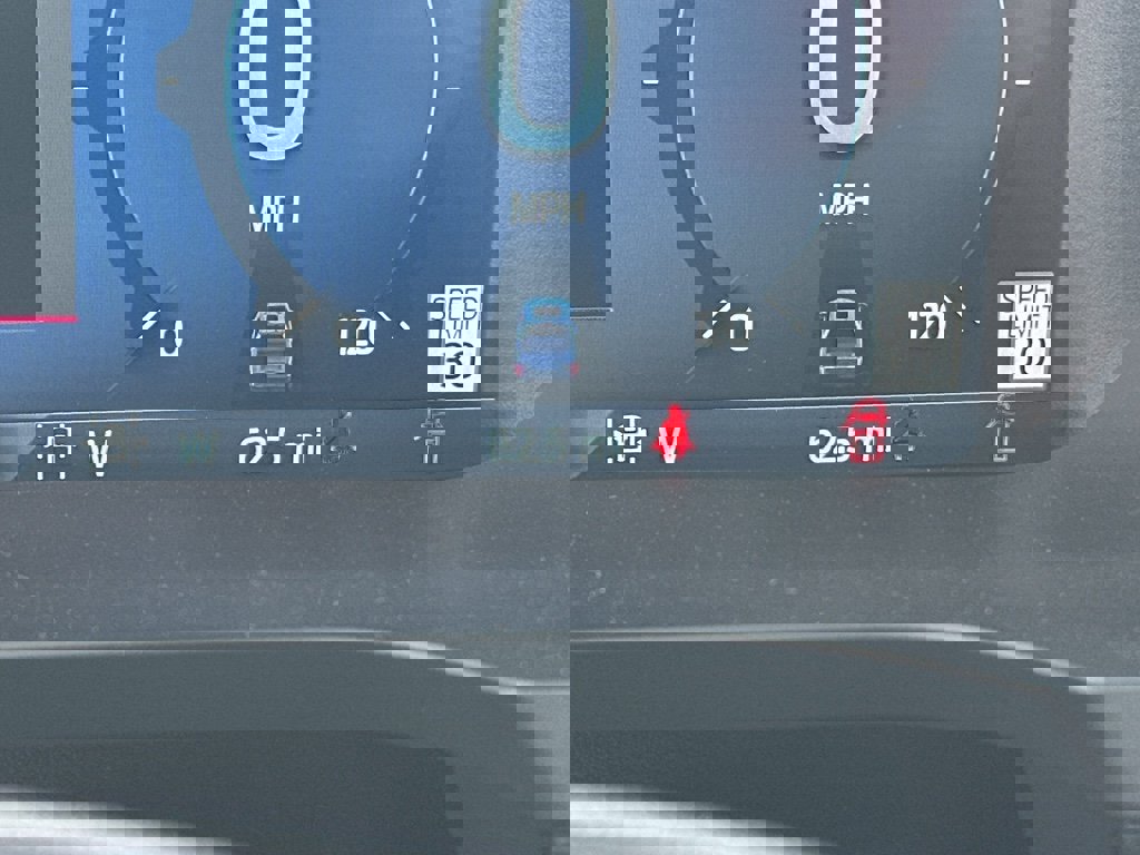 New 2025 Ford F150 XLT w/ Equipment Group 303A High image 18