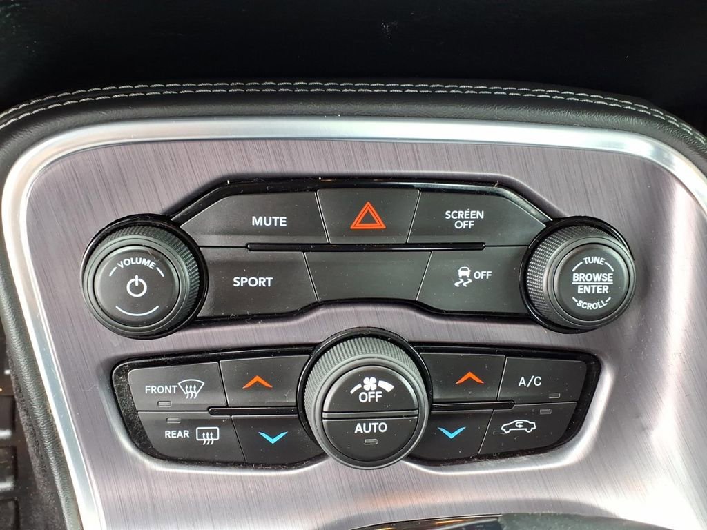 Used 2018 Dodge Challenger R/T RWD image 8