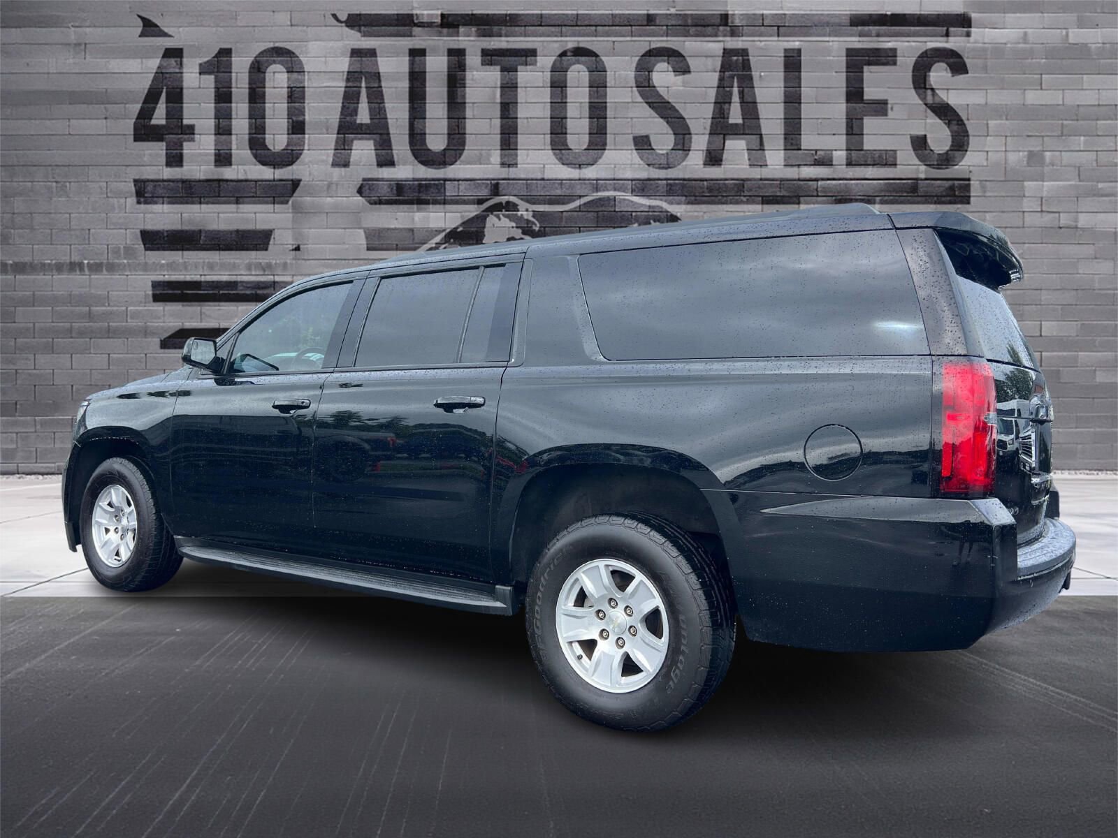 Used 2019 Chevrolet Suburban LT image 8