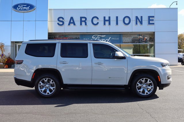 Used 2022 Jeep Wagoneer Series II image 2