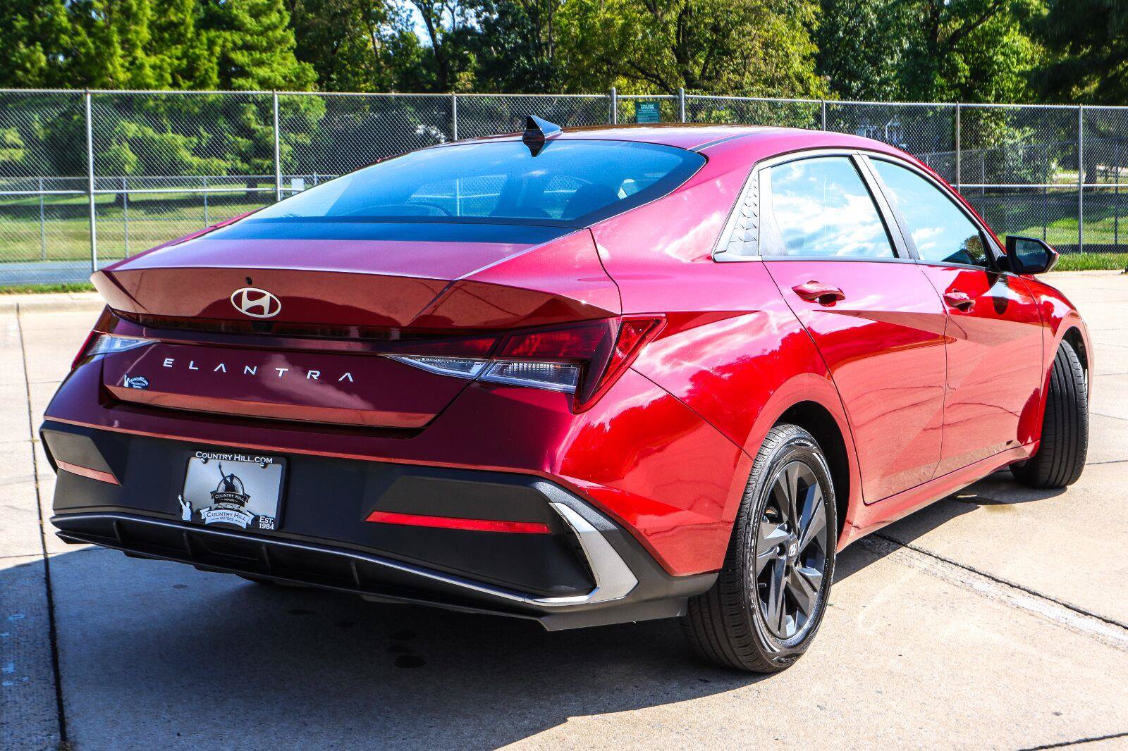 Used 2024 Hyundai Elantra SEL FWD image 17