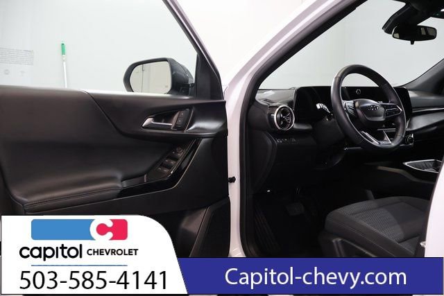 Used 2025 Chevrolet Equinox LT w/ Midnight Edition FWD image 9