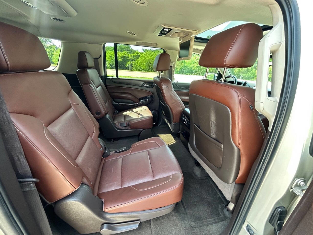 Used 2016 Chevrolet Suburban LTZ RWD image 17