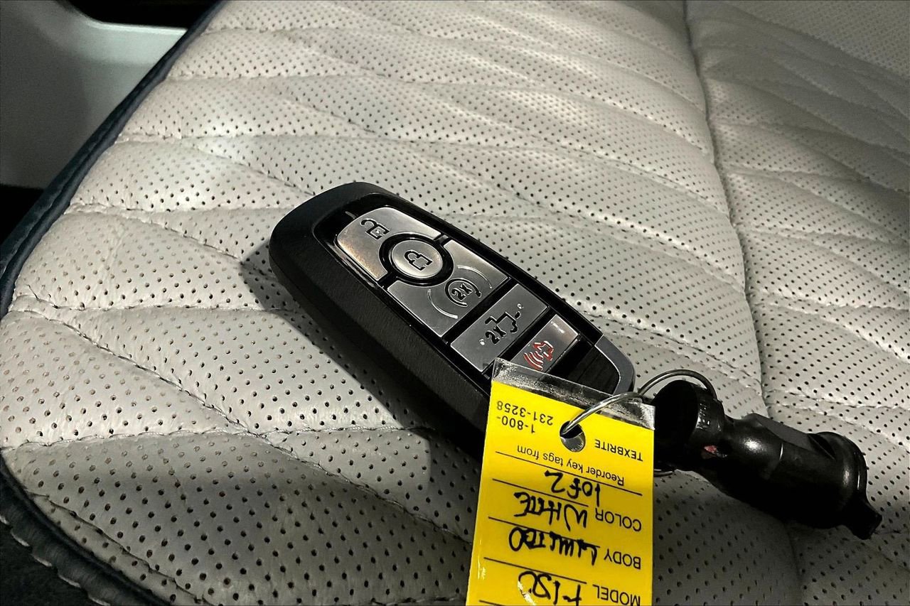 Used 2022 Ford F150 Limited image 11