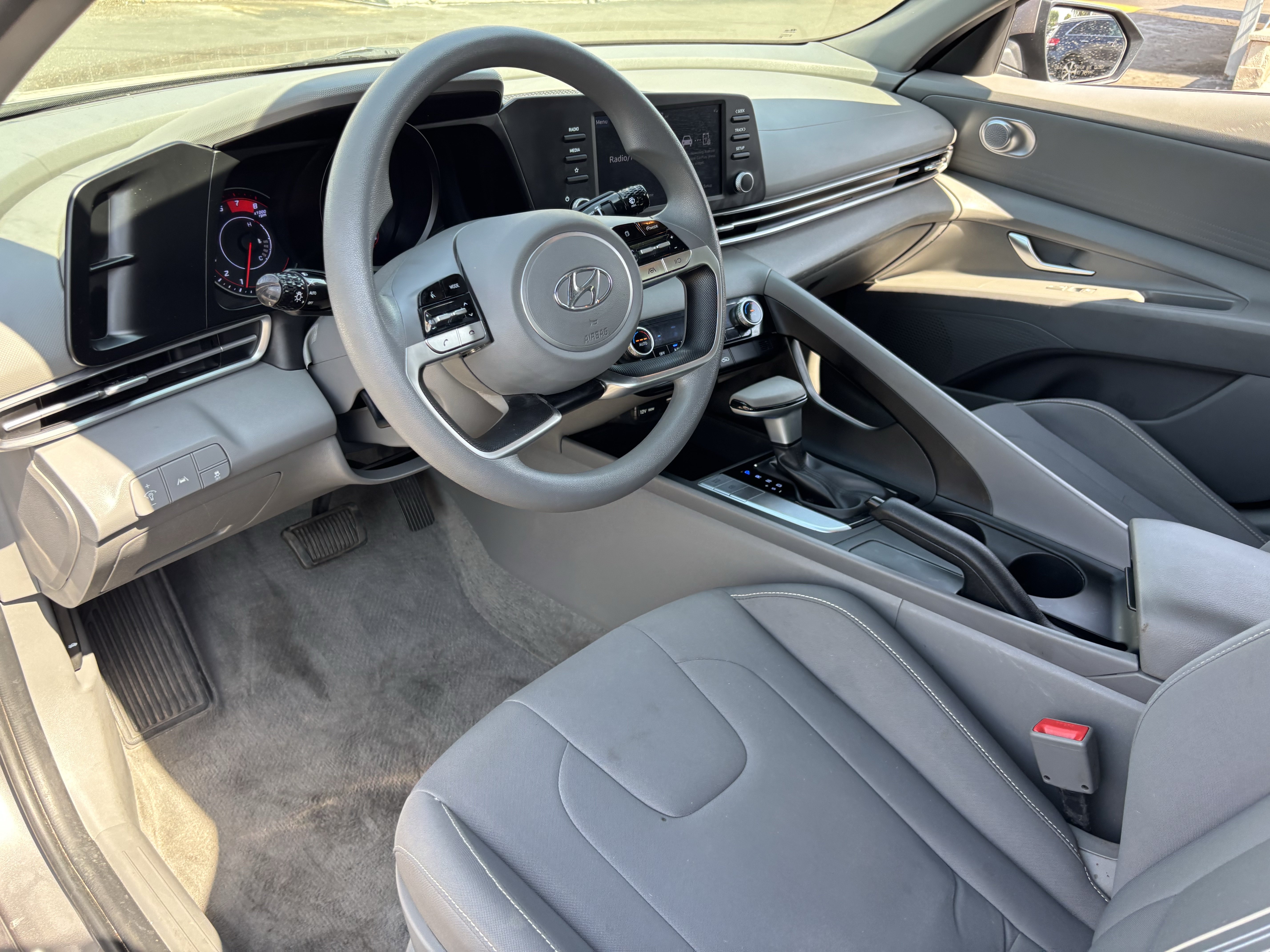 Used 2023 Hyundai Elantra SEL FWD image 17