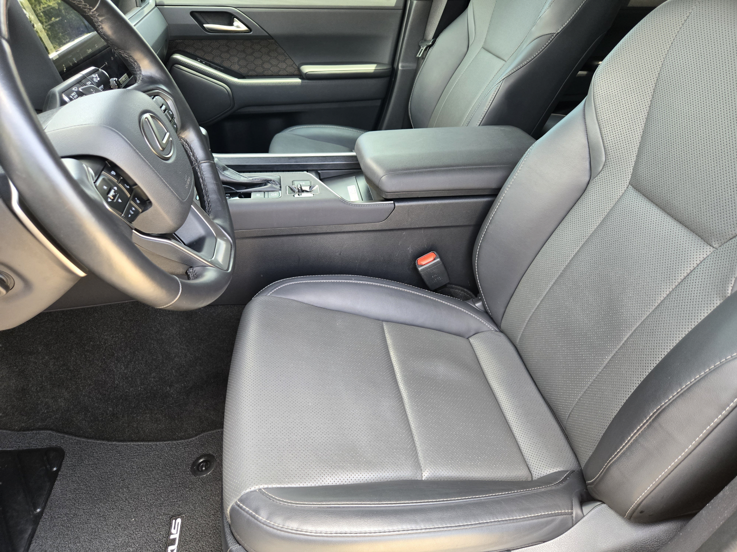 Used 2024 Lexus GX 550 w/ Cold Area Package AWD/4WD image 9