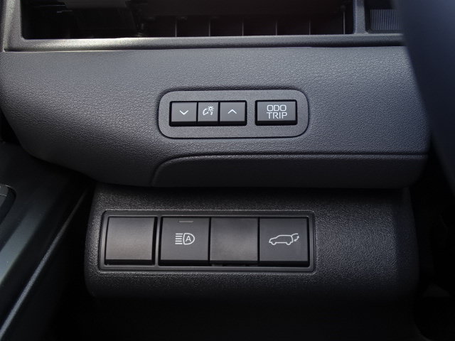 New 2026 Toyota C-HR AWD/4WD image 30