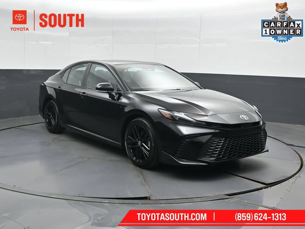 Used 2026 Toyota Camry SE FWD image 4