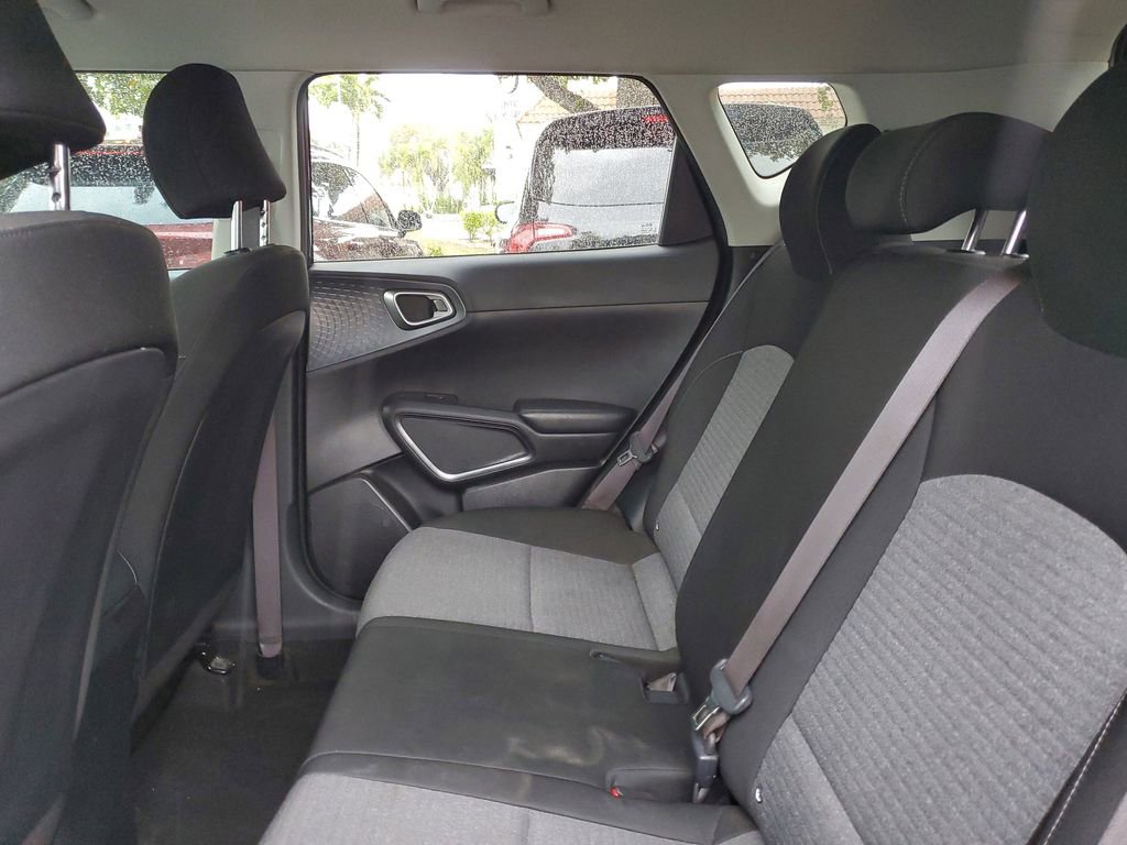 Used 2021 Kia Soul S image 16