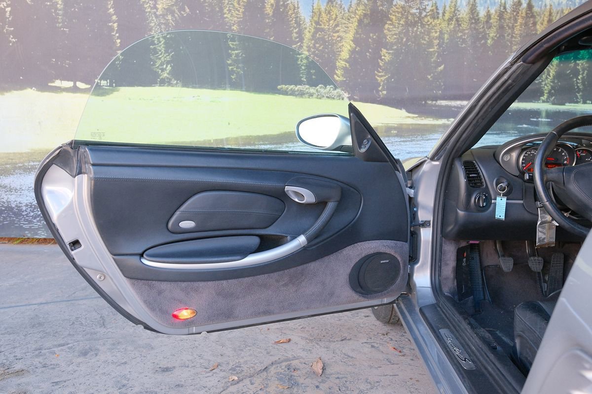 Used 2004 Porsche Boxster S RWD image 11