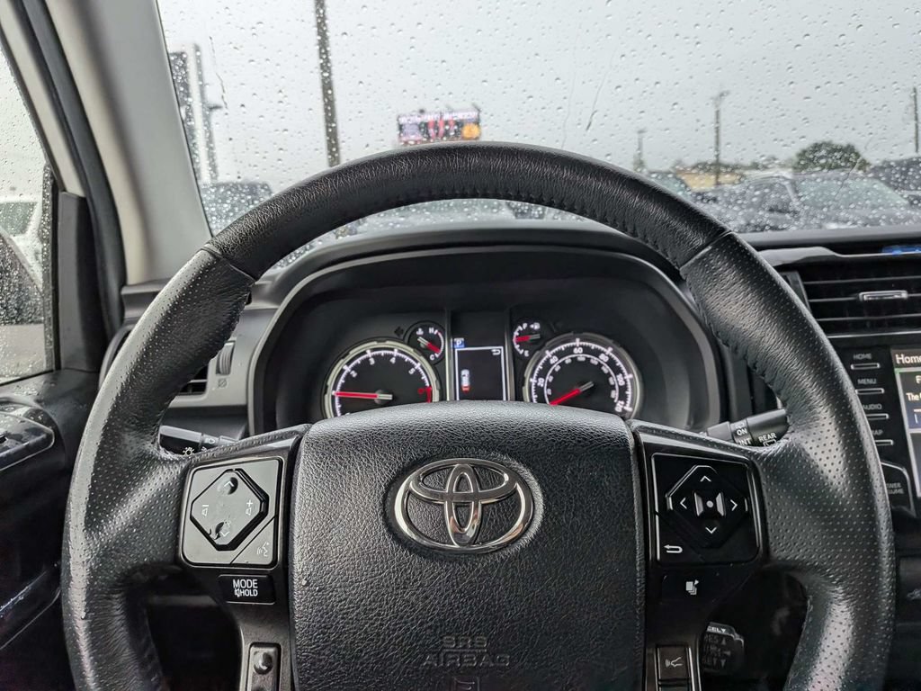 Used 2020 Toyota 4Runner Venture w/ Moonroof Package AWD/4WD image 21