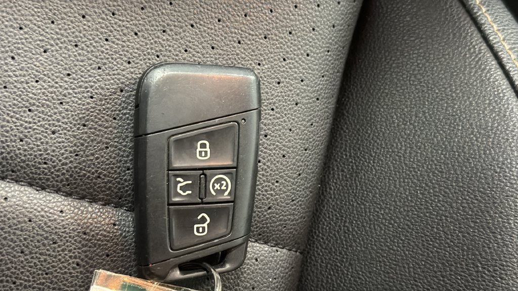 Certified 2024 Volkswagen Jetta SE FWD image 21
