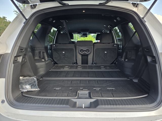 Used 2025 Honda Pilot Sport image 36