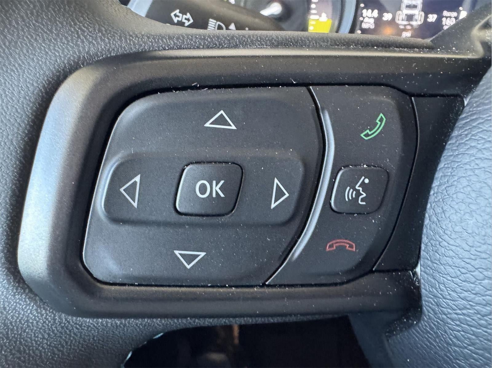 Used 2025 Jeep Wrangler Unlimited Rubicon 4xe w/ Convenience Group AWD/4WD image 15