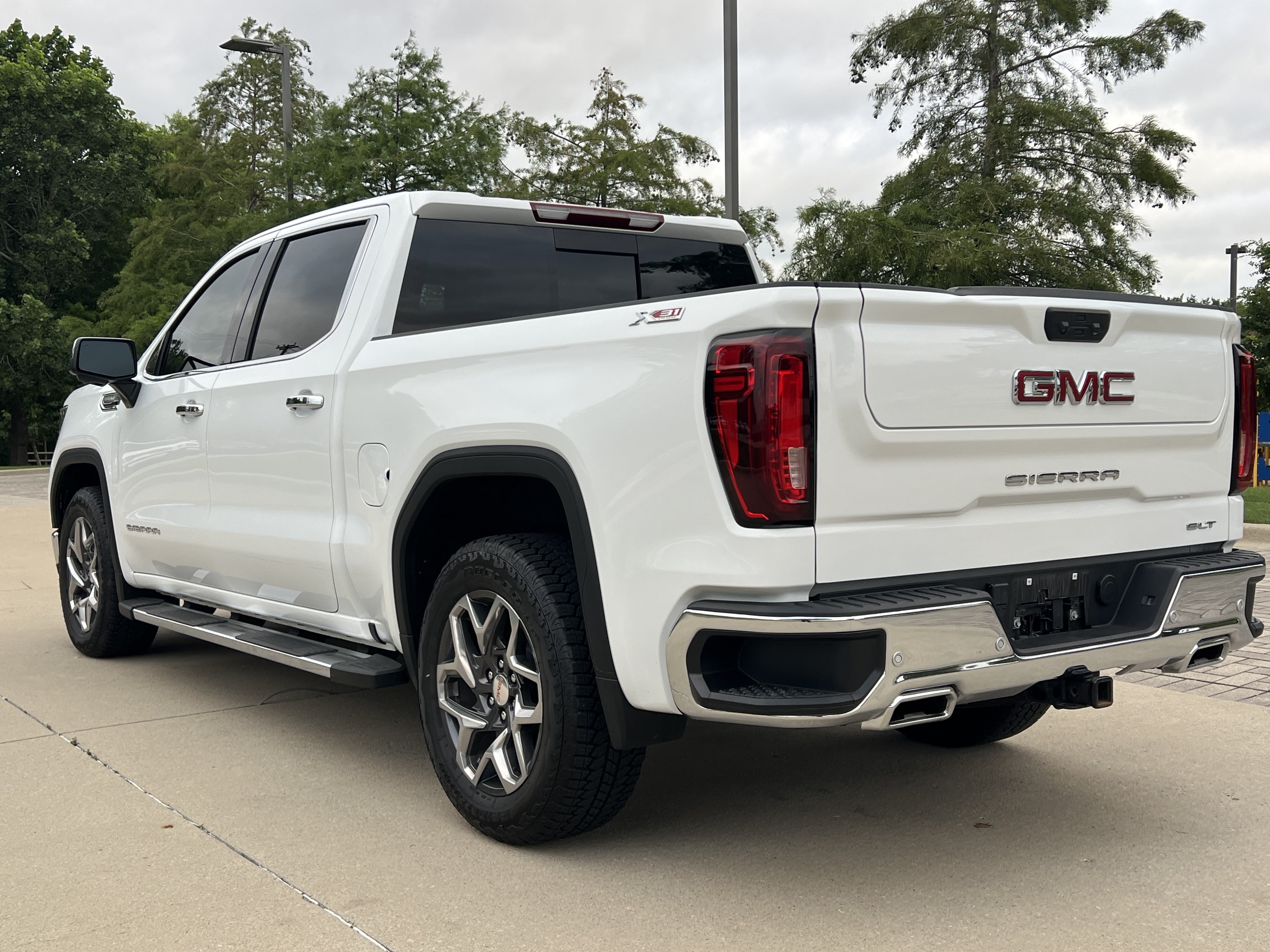 Used 2024 GMC Sierra 1500 SLT w/ SLT Premium Plus Package AWD/4WD image 8