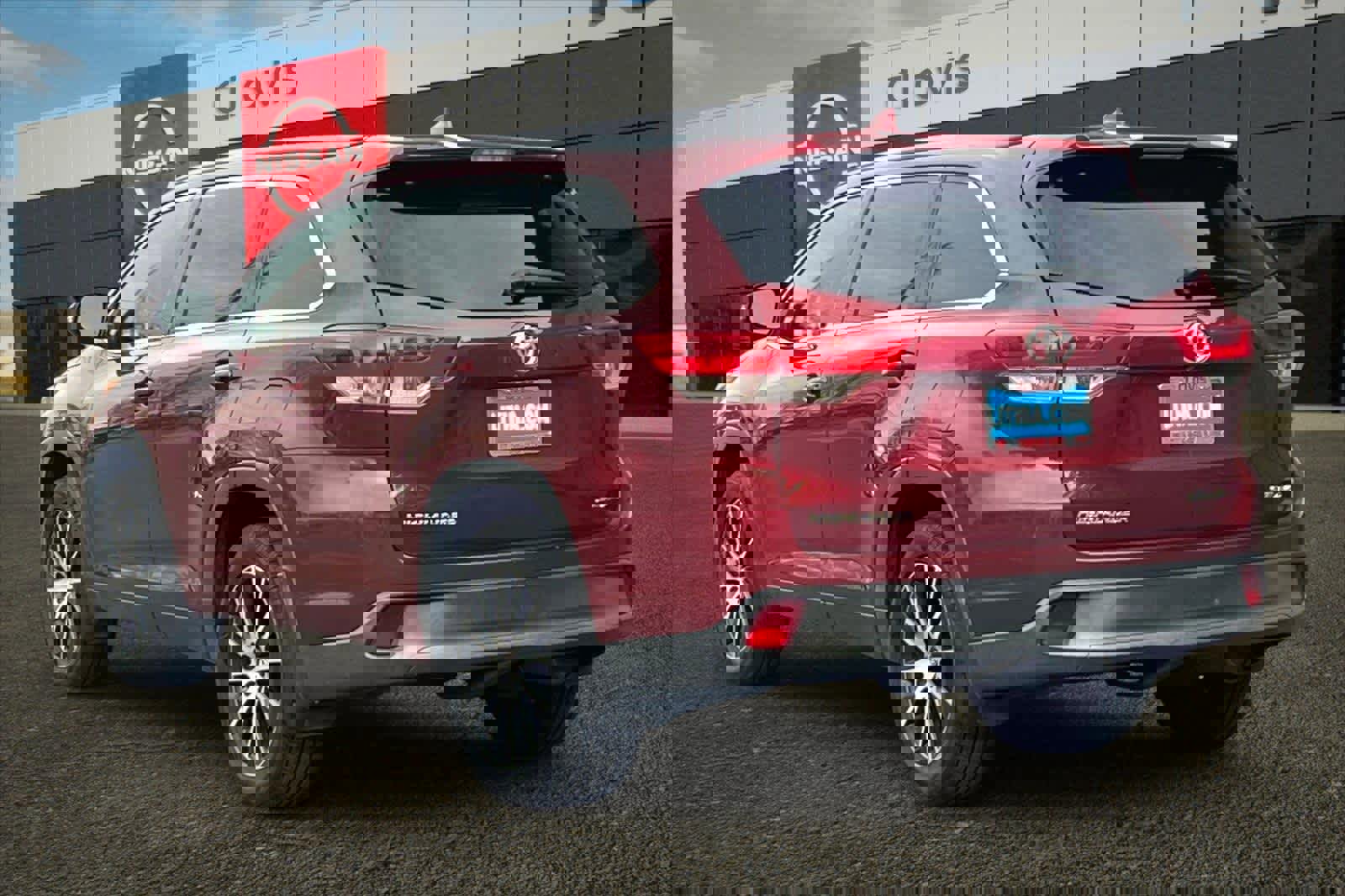 Used 2017 Toyota Highlander SE image 7