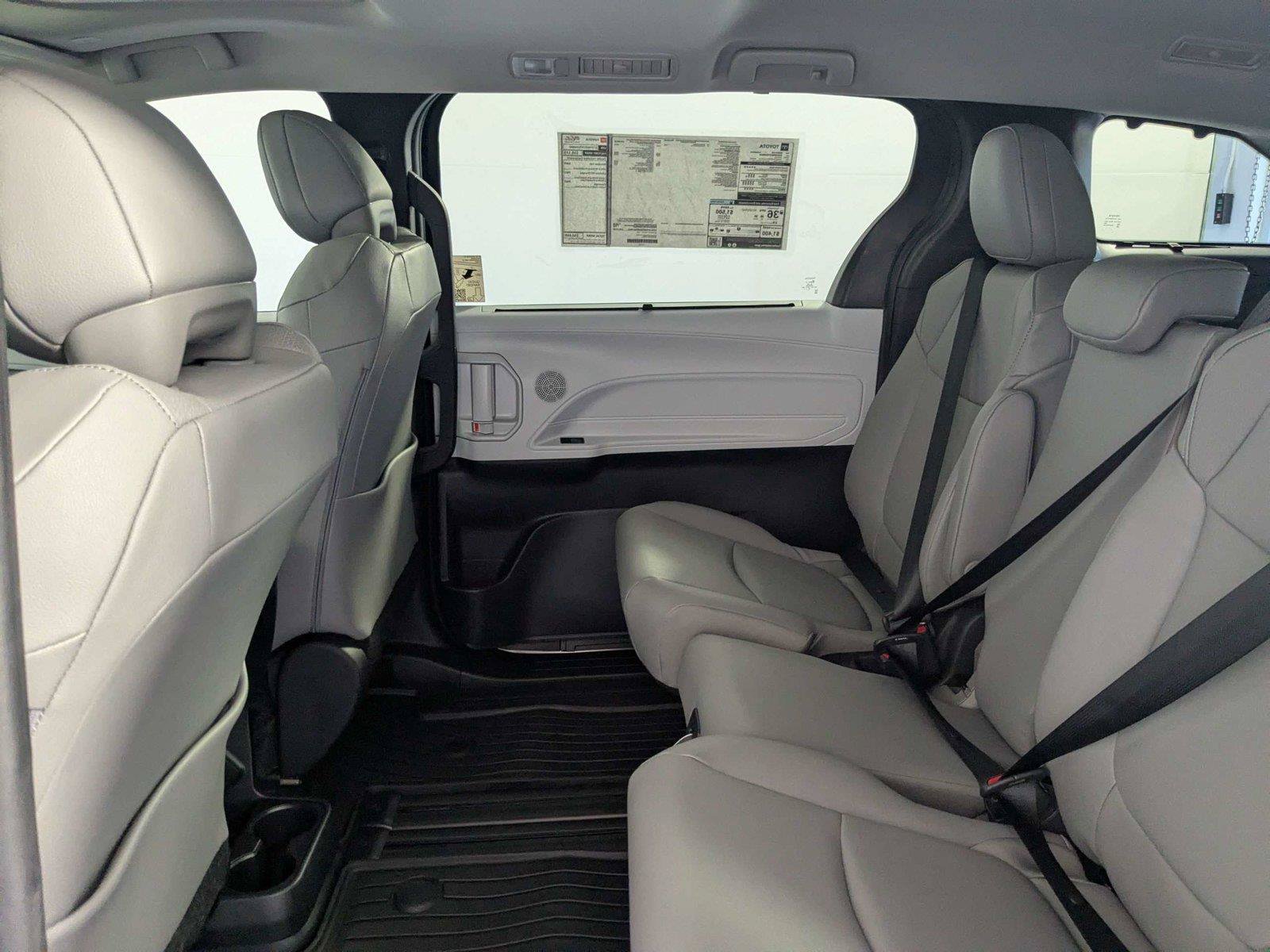 New 2026 Toyota Sienna XLE FWD image 25