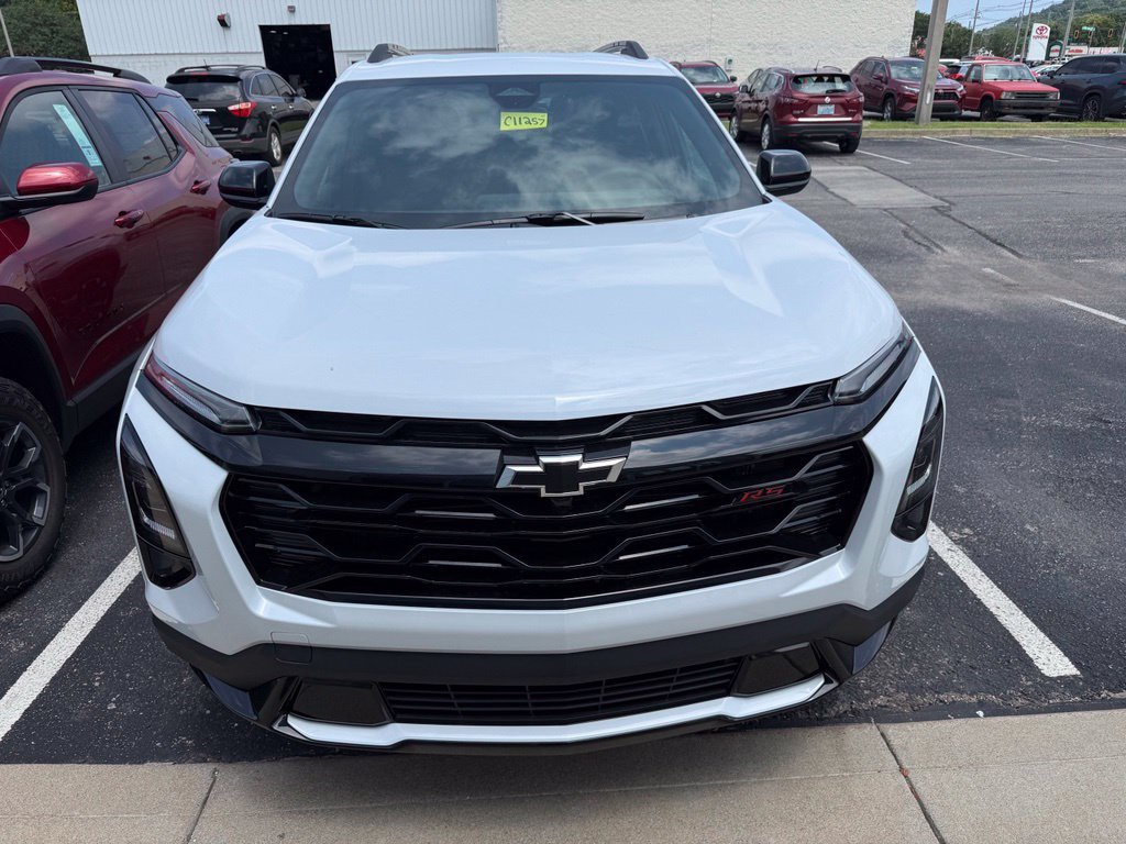 New 2027 Chevrolet Equinox RS FWD image 2