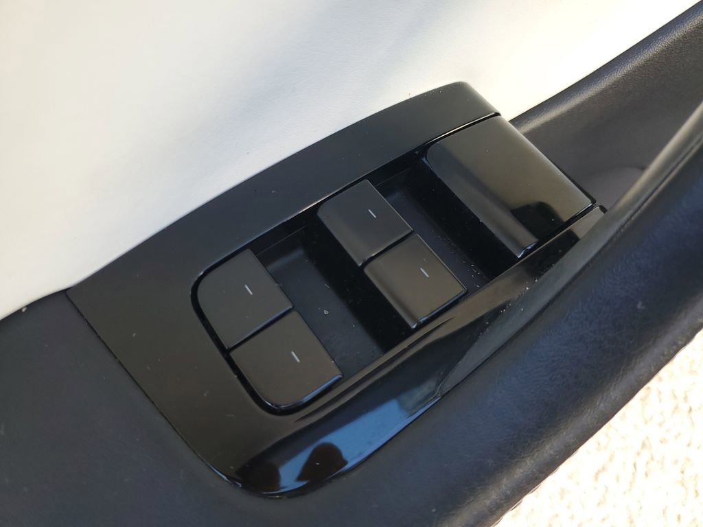 Used 2020 Tesla Model Y Long Range image 17
