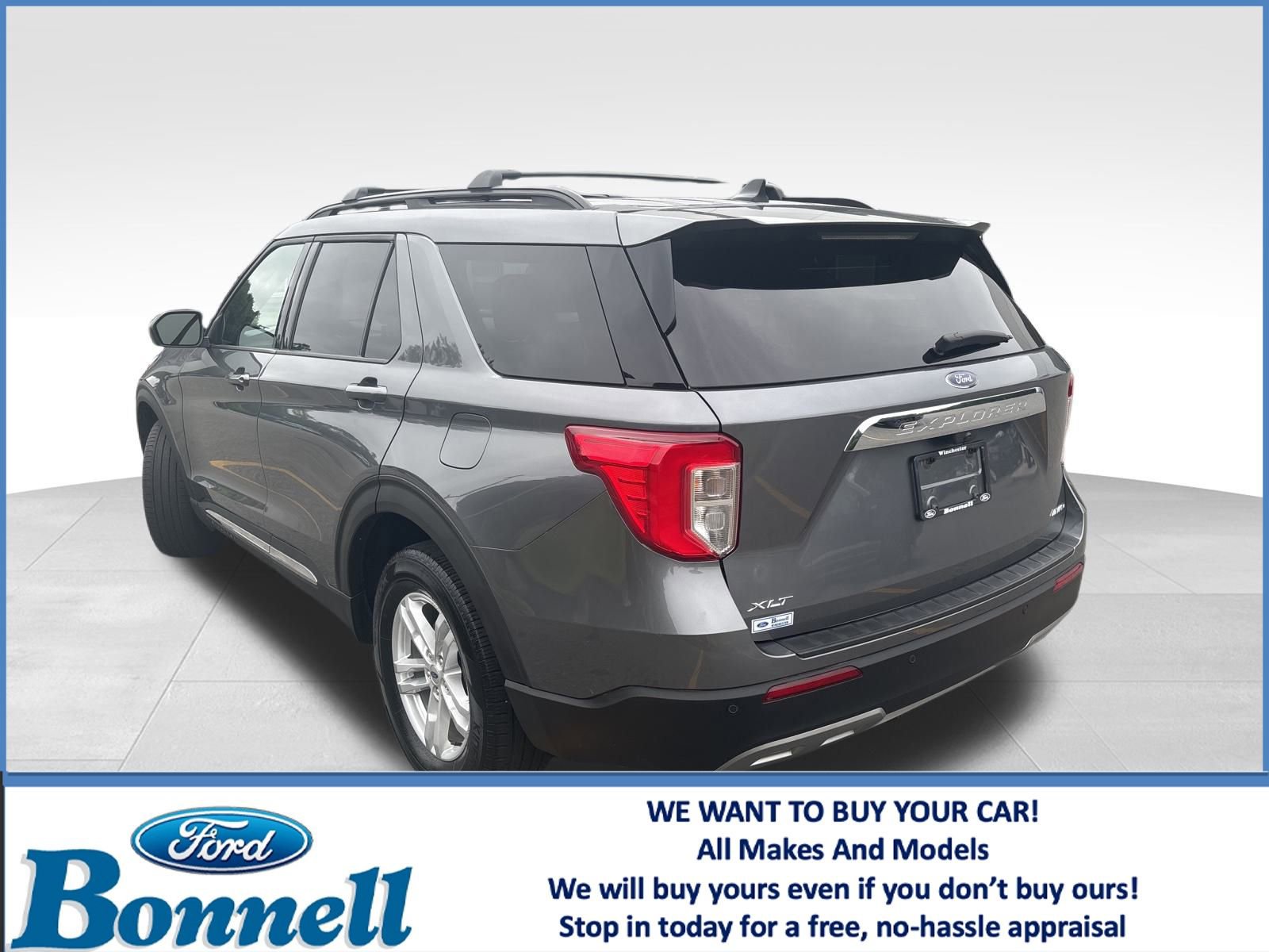 Used 2022 Ford Explorer XLT w/ Equipment Group 202A image 3