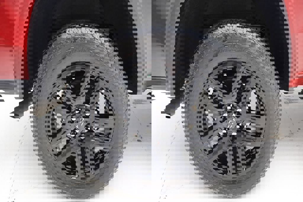 Used 2024 Chevrolet Colorado Trail Boss w/ Technology Package image 10