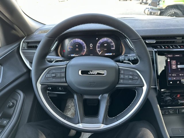 New 2025 Jeep Grand Cherokee Altitude image 29