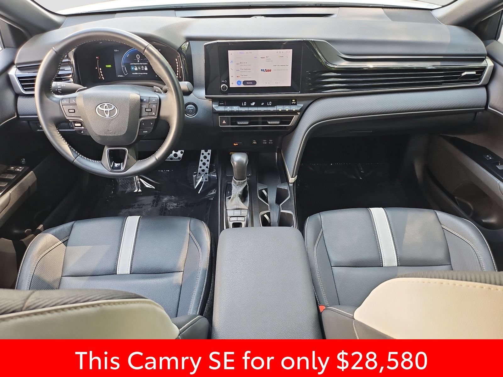 Used 2025 Toyota Camry SE FWD image 16