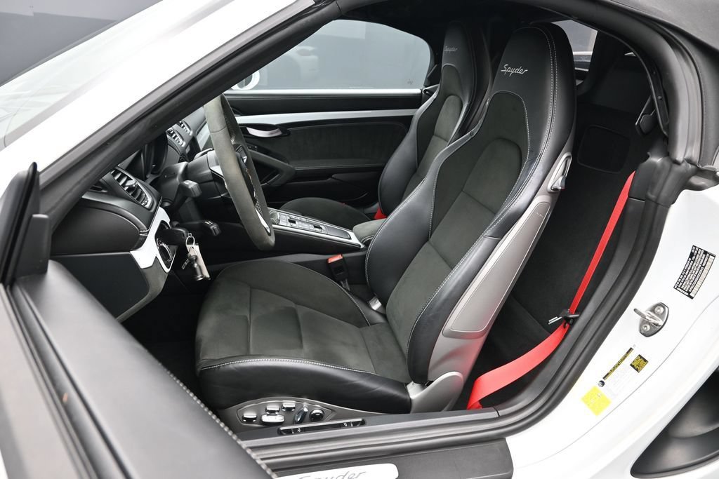 Certified 2022 Porsche 718 Boxster Spyder RWD image 5