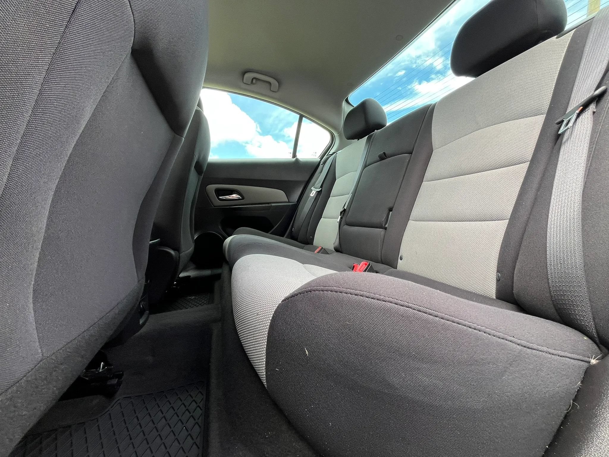 Used 2014 Chevrolet Cruze LS FWD image 11